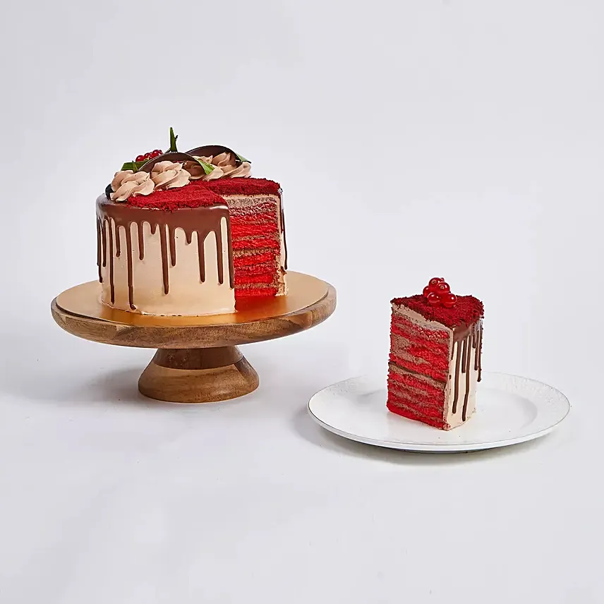 1-kg-chocolaty-red-velvet-cake-with-50-roses-arrangement_4
