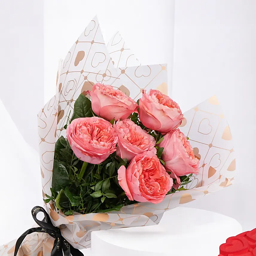 valentines-6-garden-roses-bouquet-with-red-velvet-cake_3