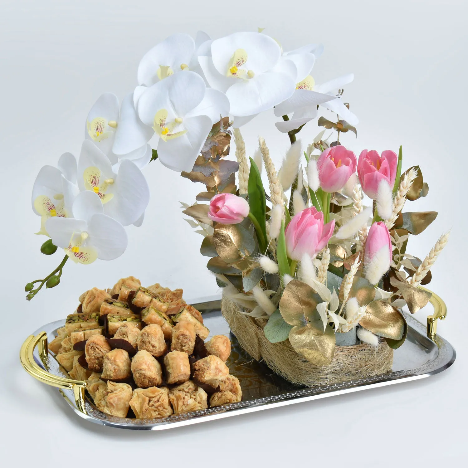 arabic-sweets-and-flowers-tray_1