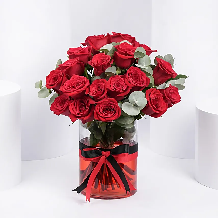 passionate-18-roses-arrangement_1