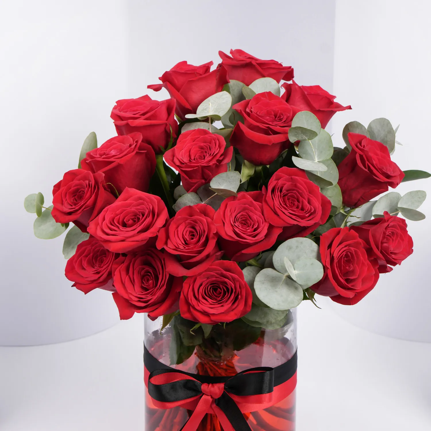 passionate-18-roses-arrangement_3