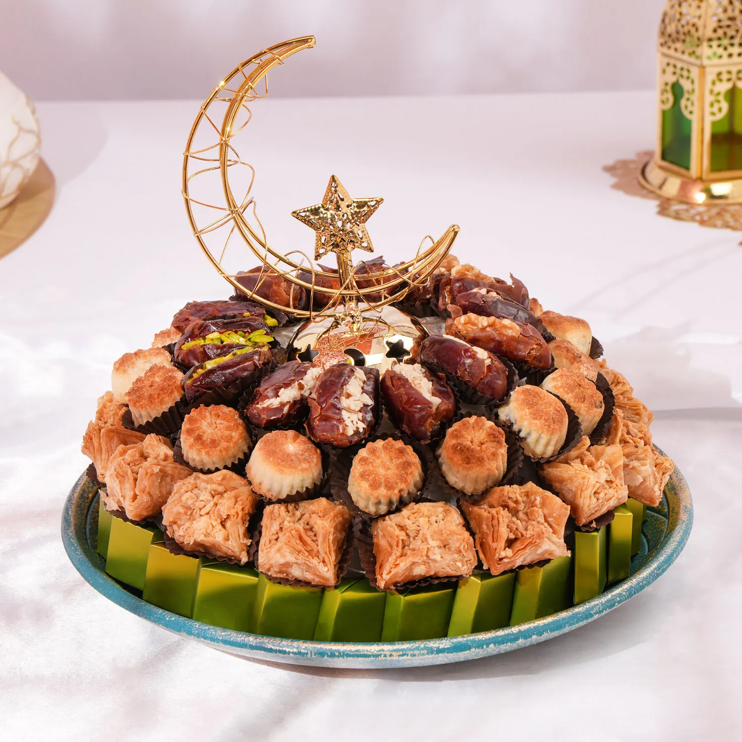ramadan-sweets-and-dates-platter_1